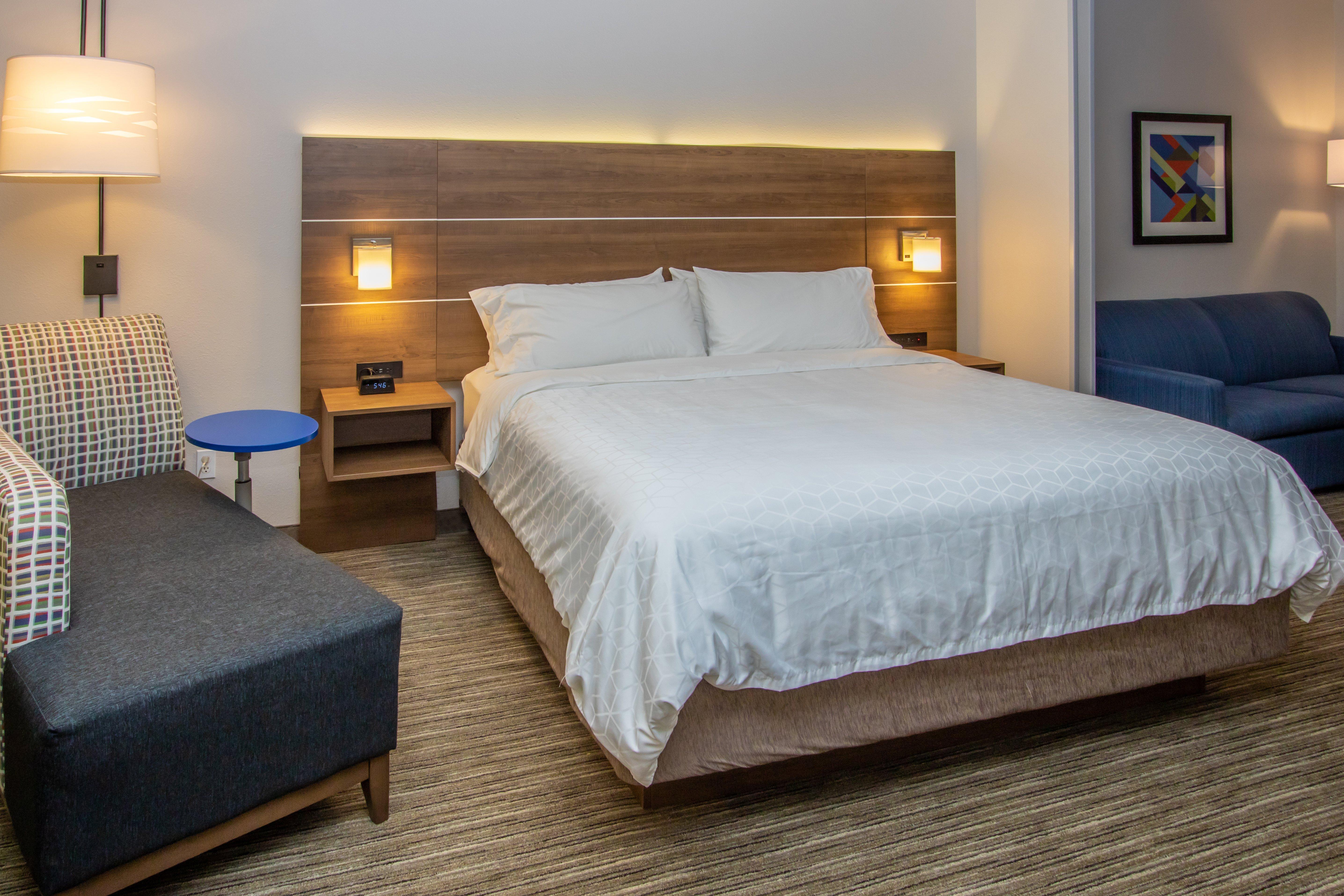 Holiday Inn Express Hotel & Suites Roseville - Galleria Area By Ihg Exterior photo