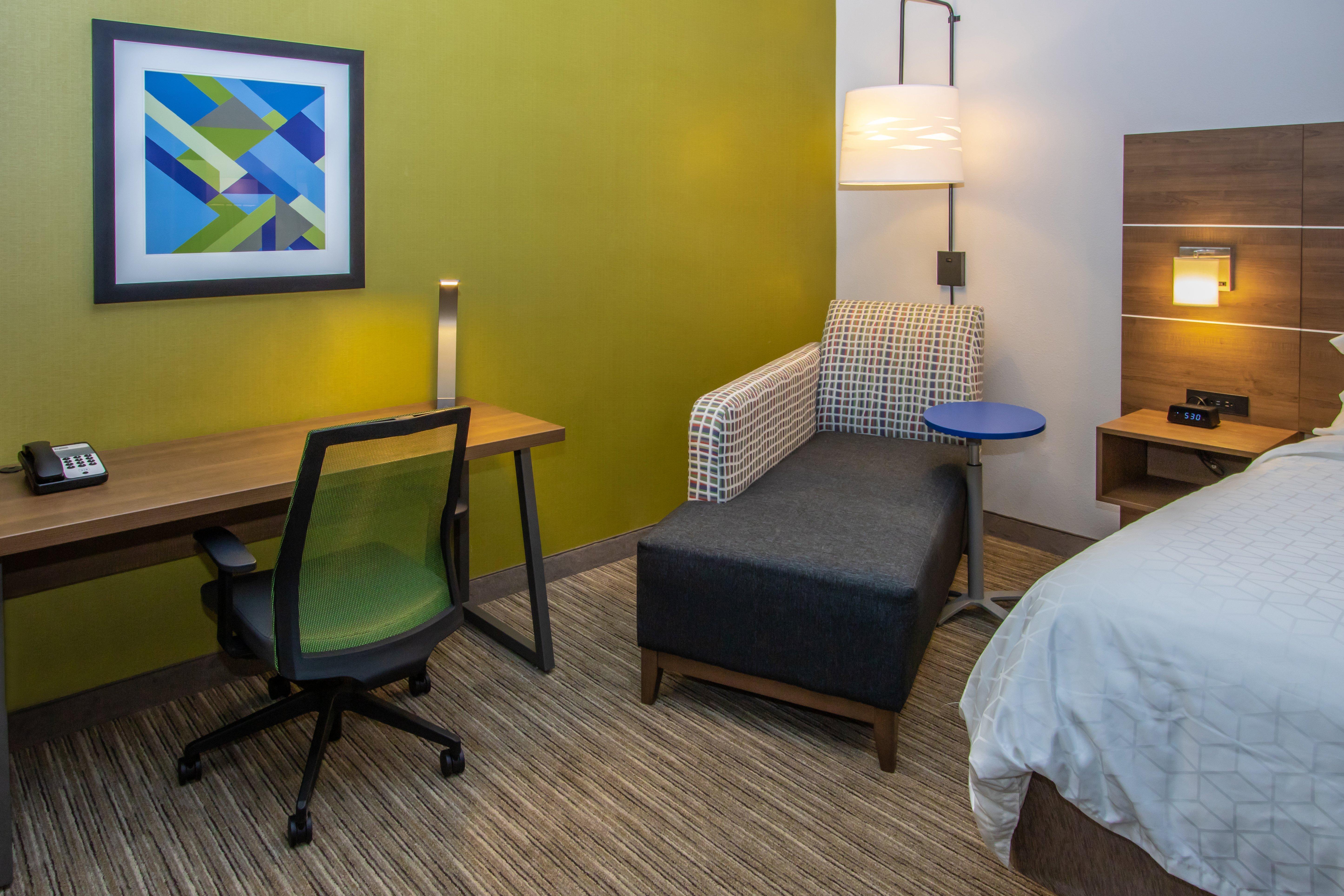 Holiday Inn Express Hotel & Suites Roseville - Galleria Area By Ihg Exterior photo