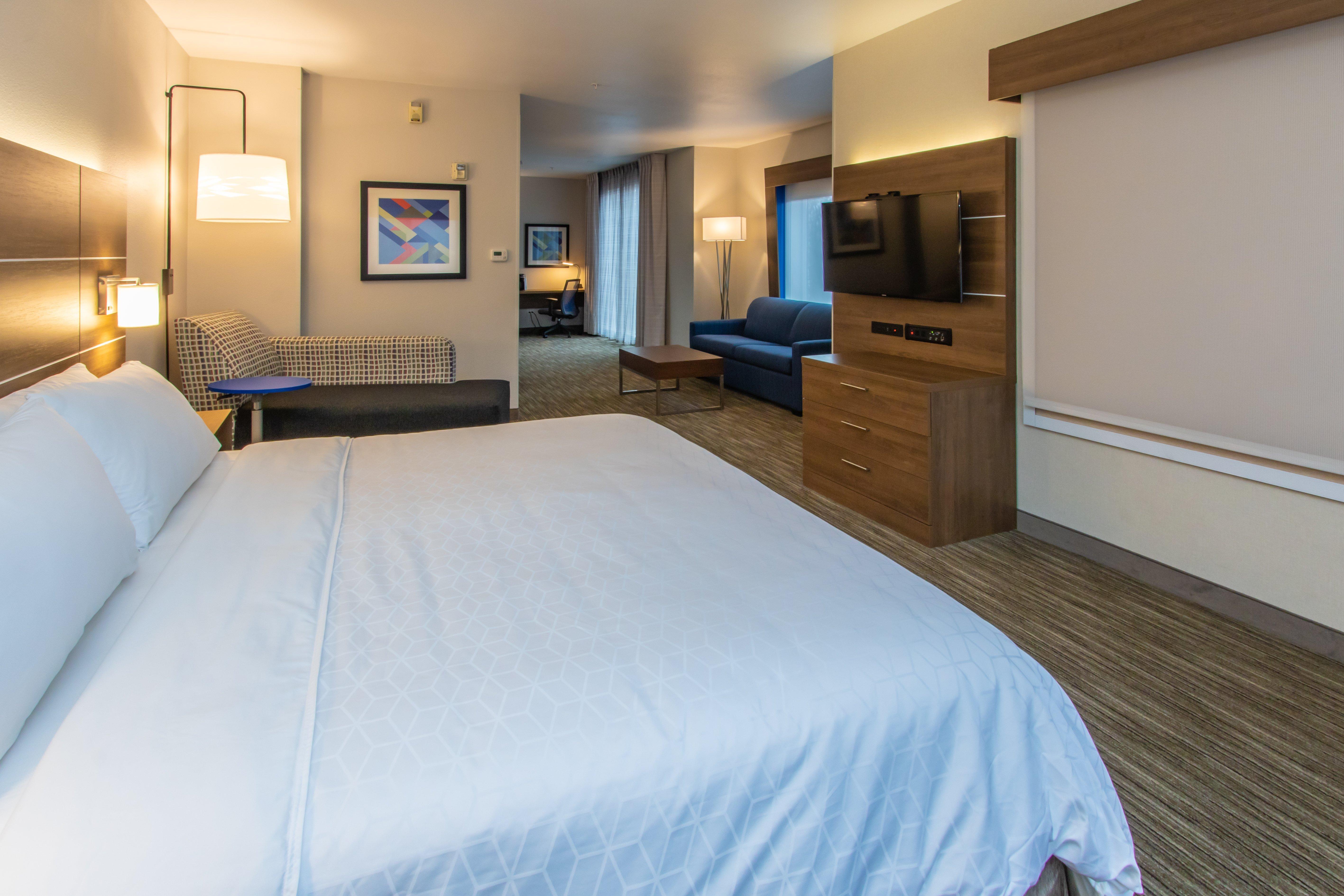 Holiday Inn Express Hotel & Suites Roseville - Galleria Area By Ihg Exterior photo