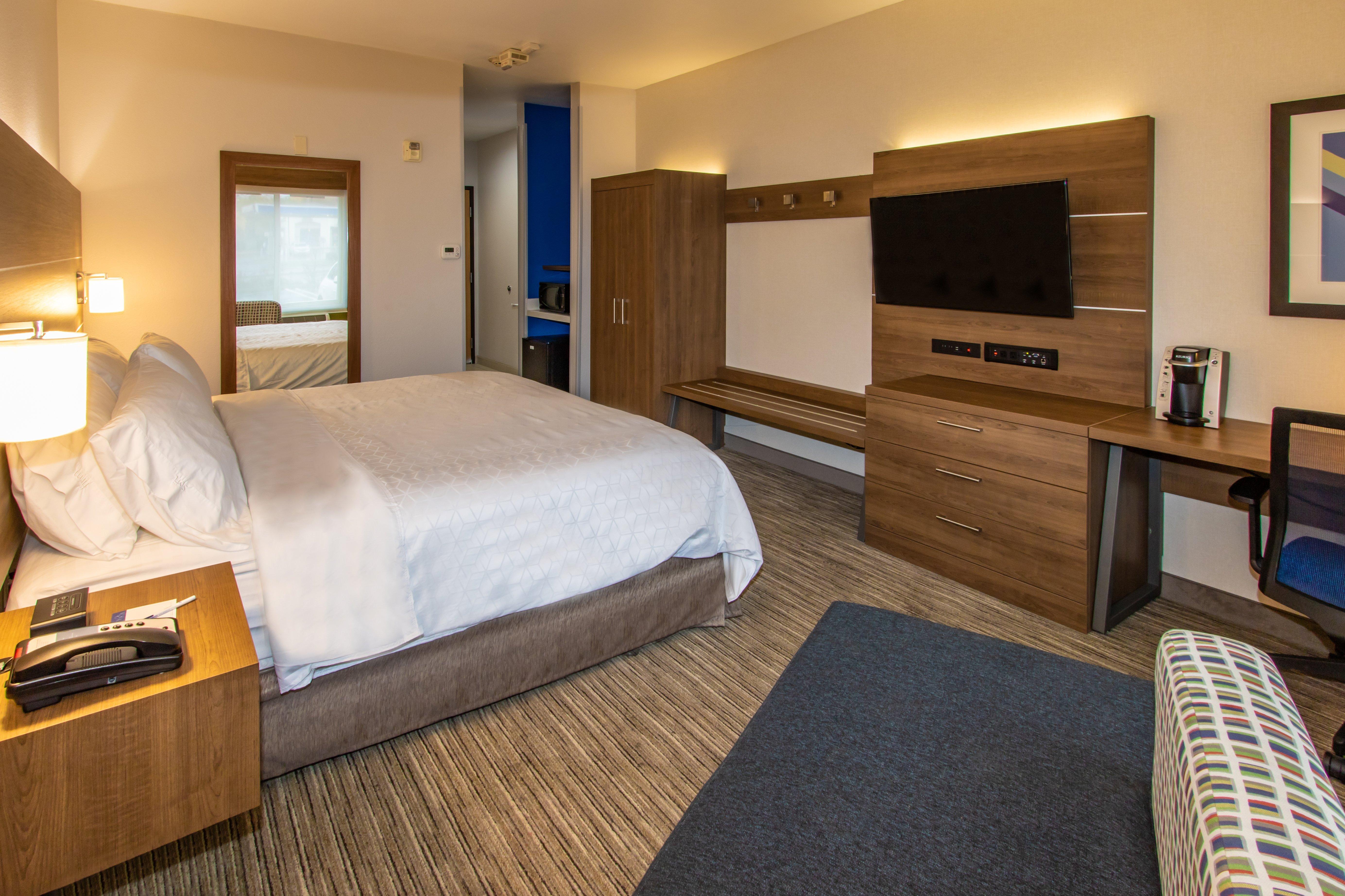 Holiday Inn Express Hotel & Suites Roseville - Galleria Area By Ihg Exterior photo