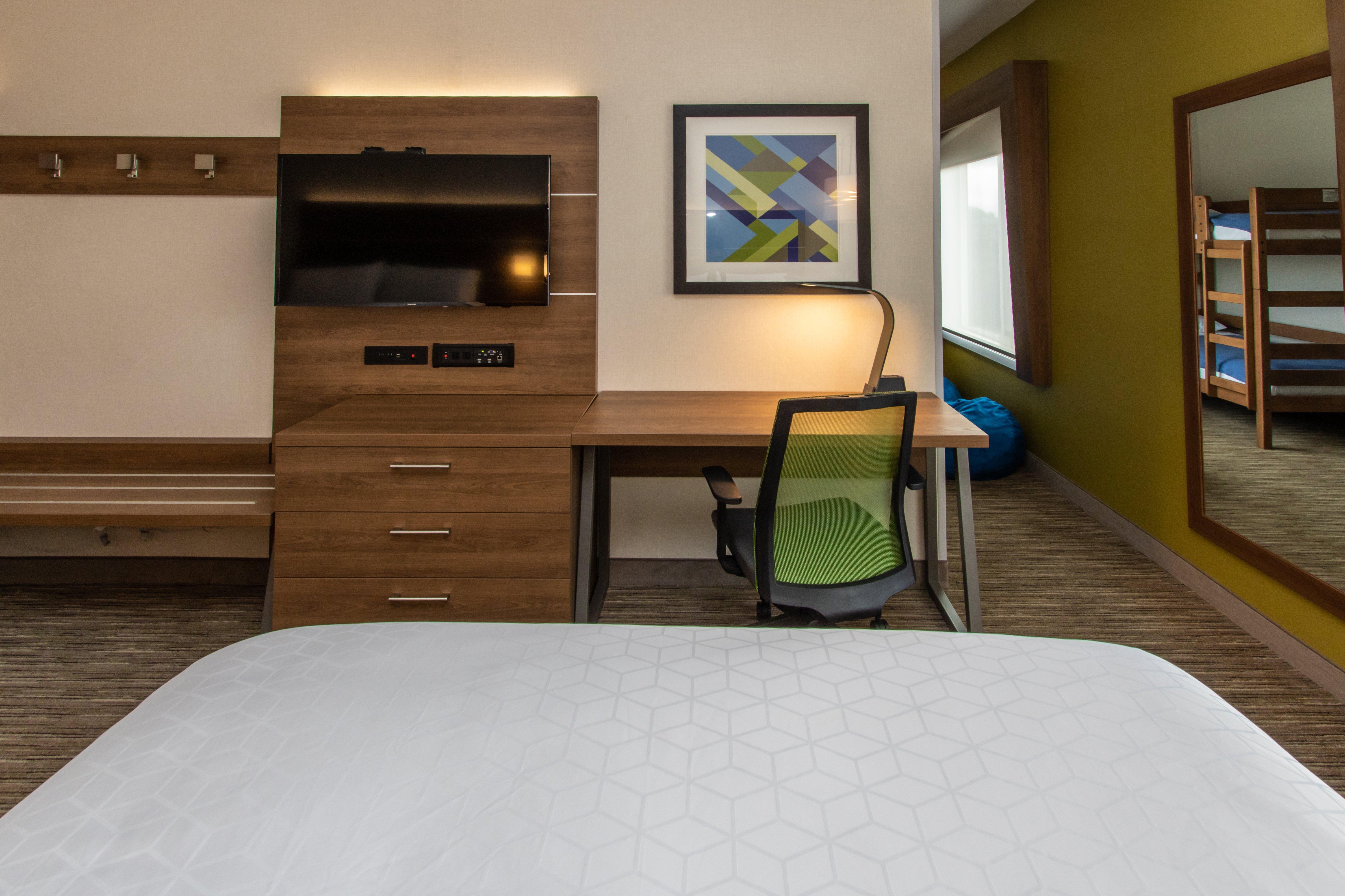 Holiday Inn Express Hotel & Suites Roseville - Galleria Area By Ihg Exterior photo