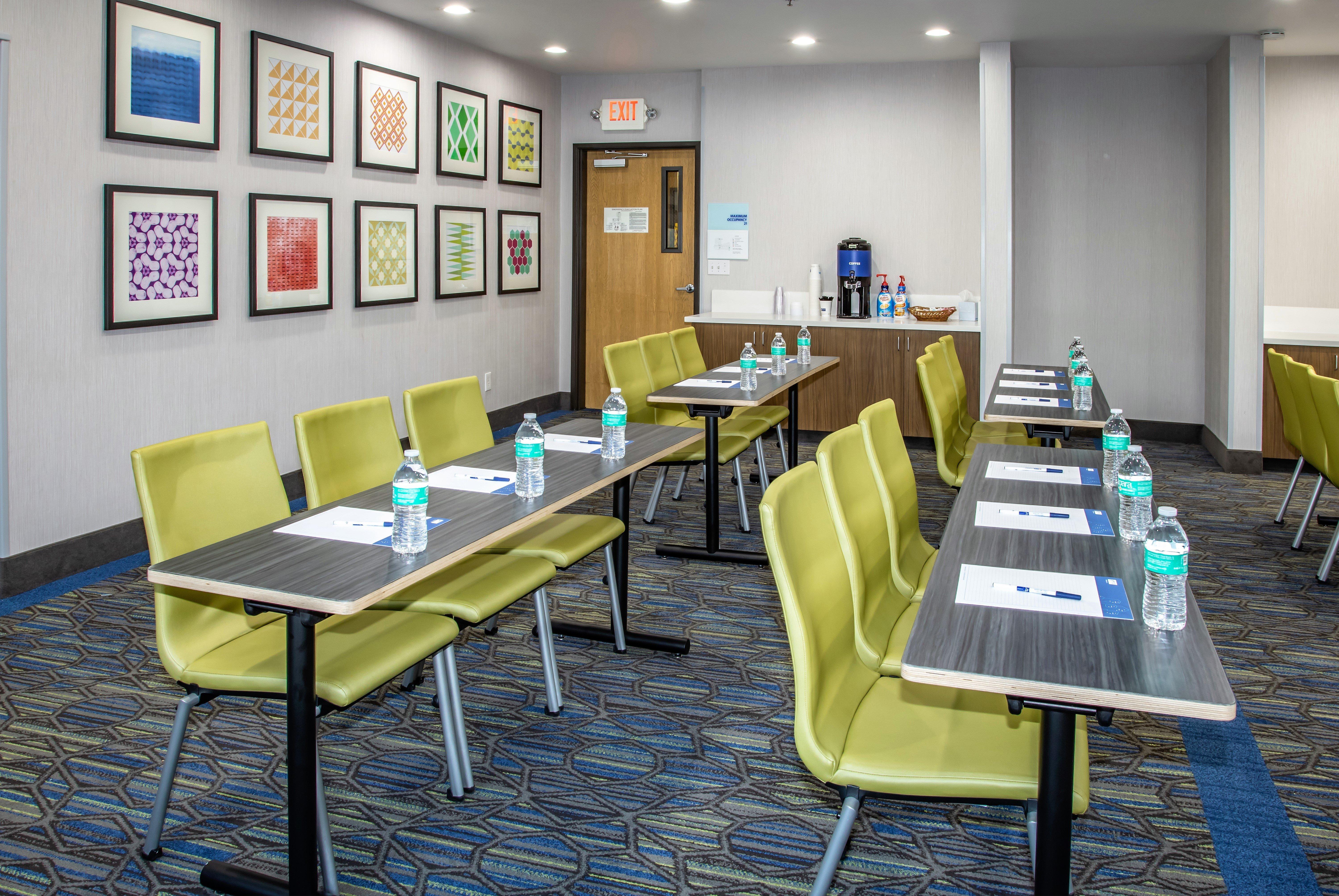 Holiday Inn Express Hotel & Suites Roseville - Galleria Area By Ihg Exterior photo