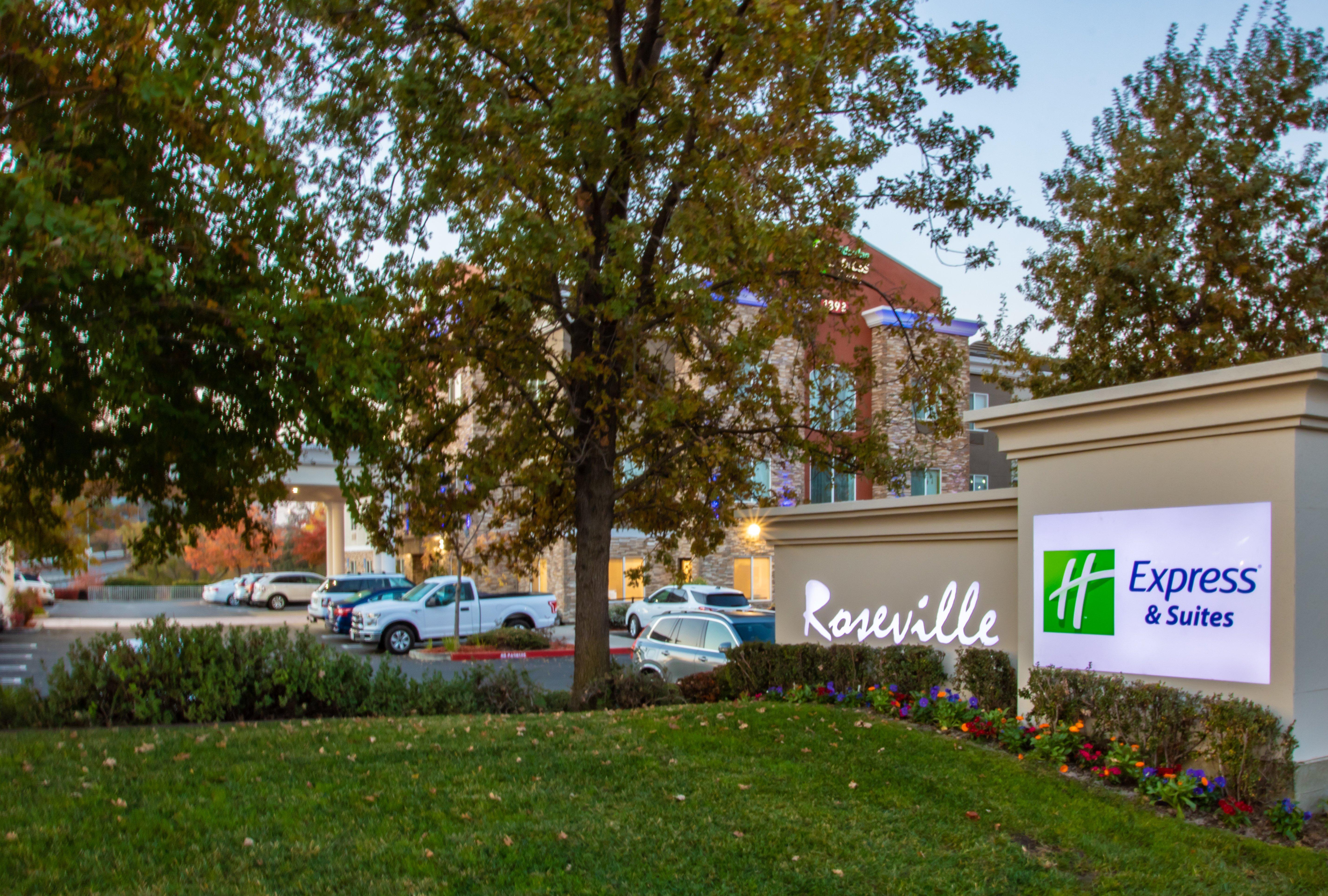 Holiday Inn Express Hotel & Suites Roseville - Galleria Area By Ihg Exterior photo