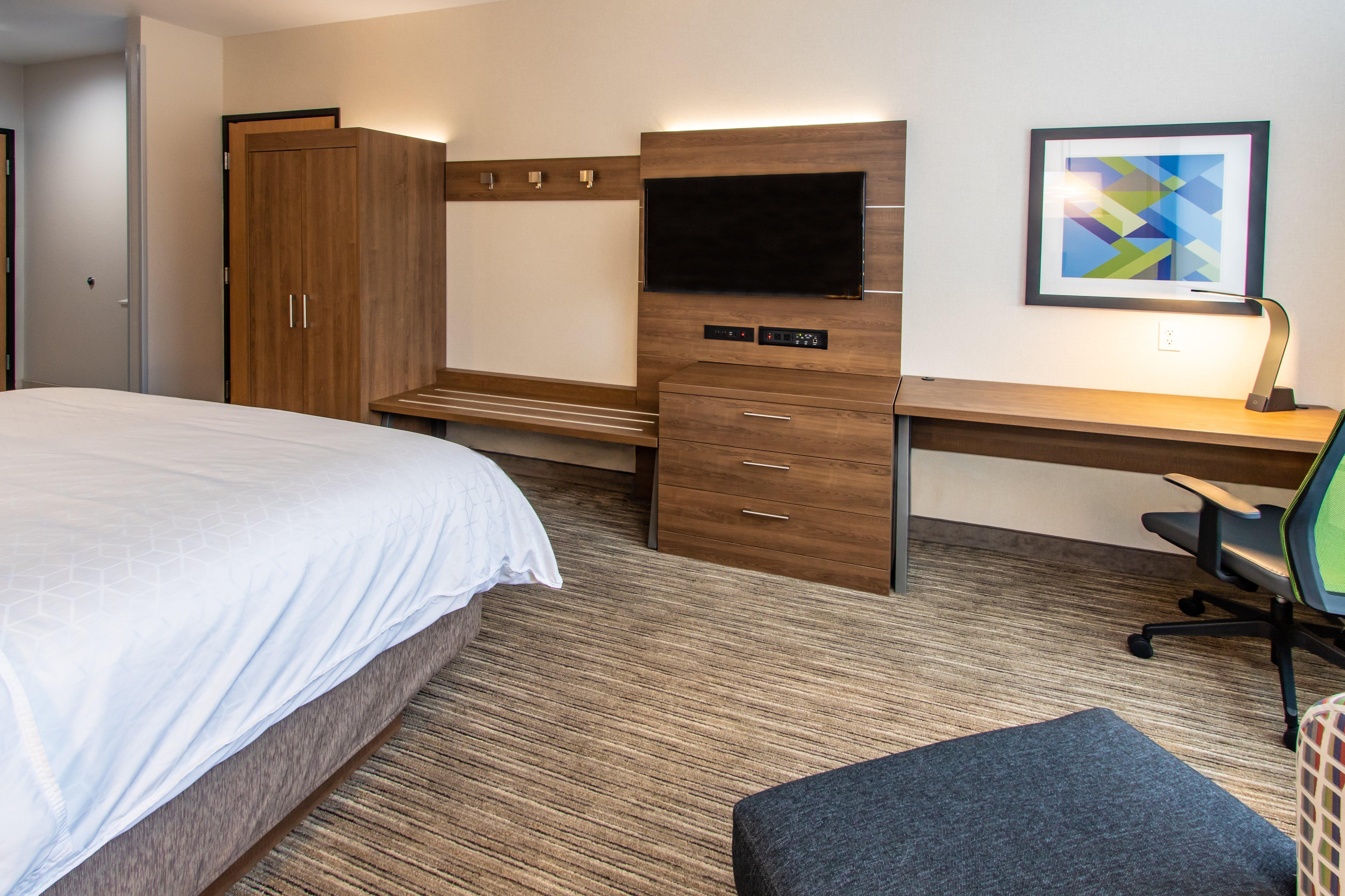 Holiday Inn Express Hotel & Suites Roseville - Galleria Area By Ihg Exterior photo