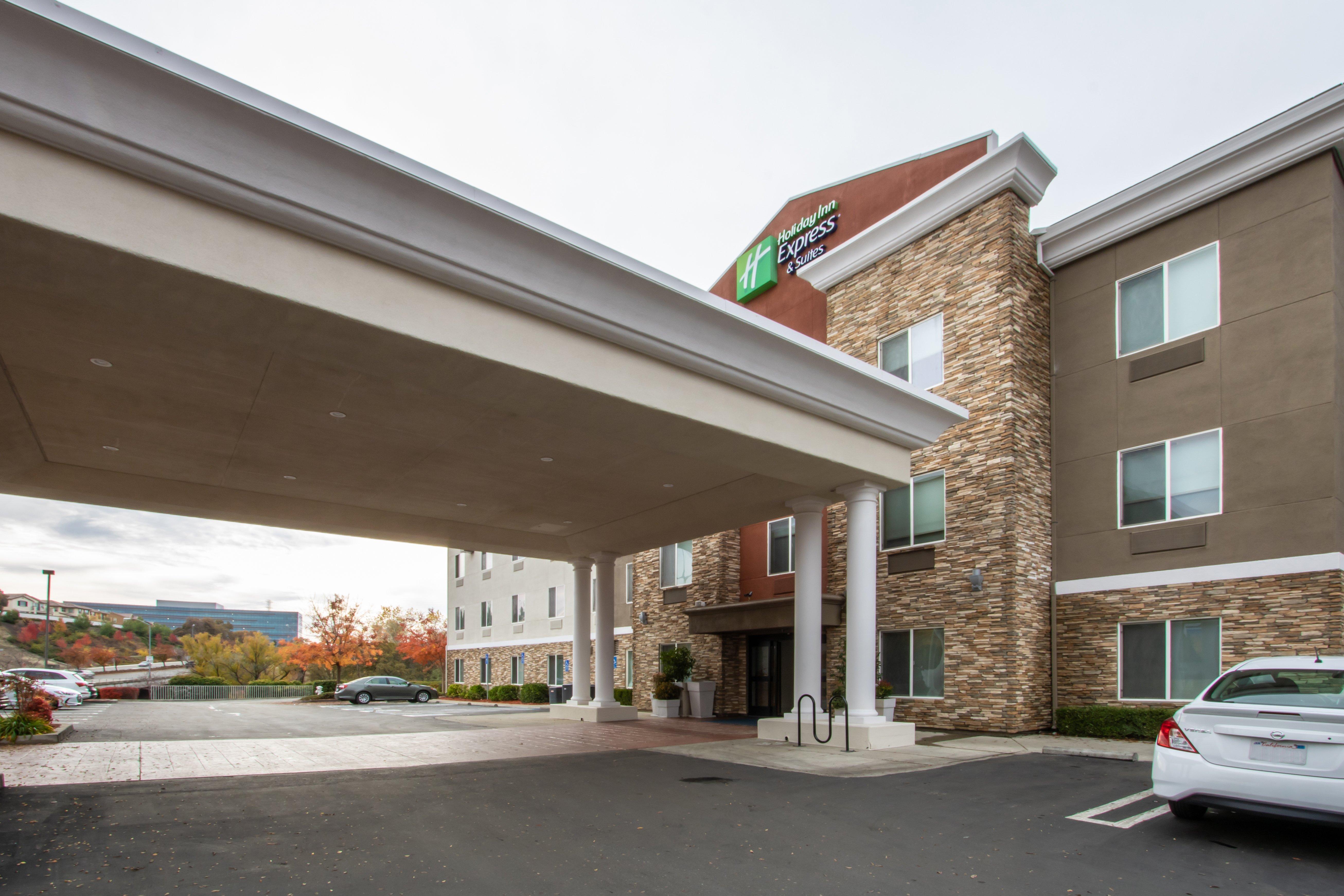 Holiday Inn Express Hotel & Suites Roseville - Galleria Area By Ihg Exterior photo