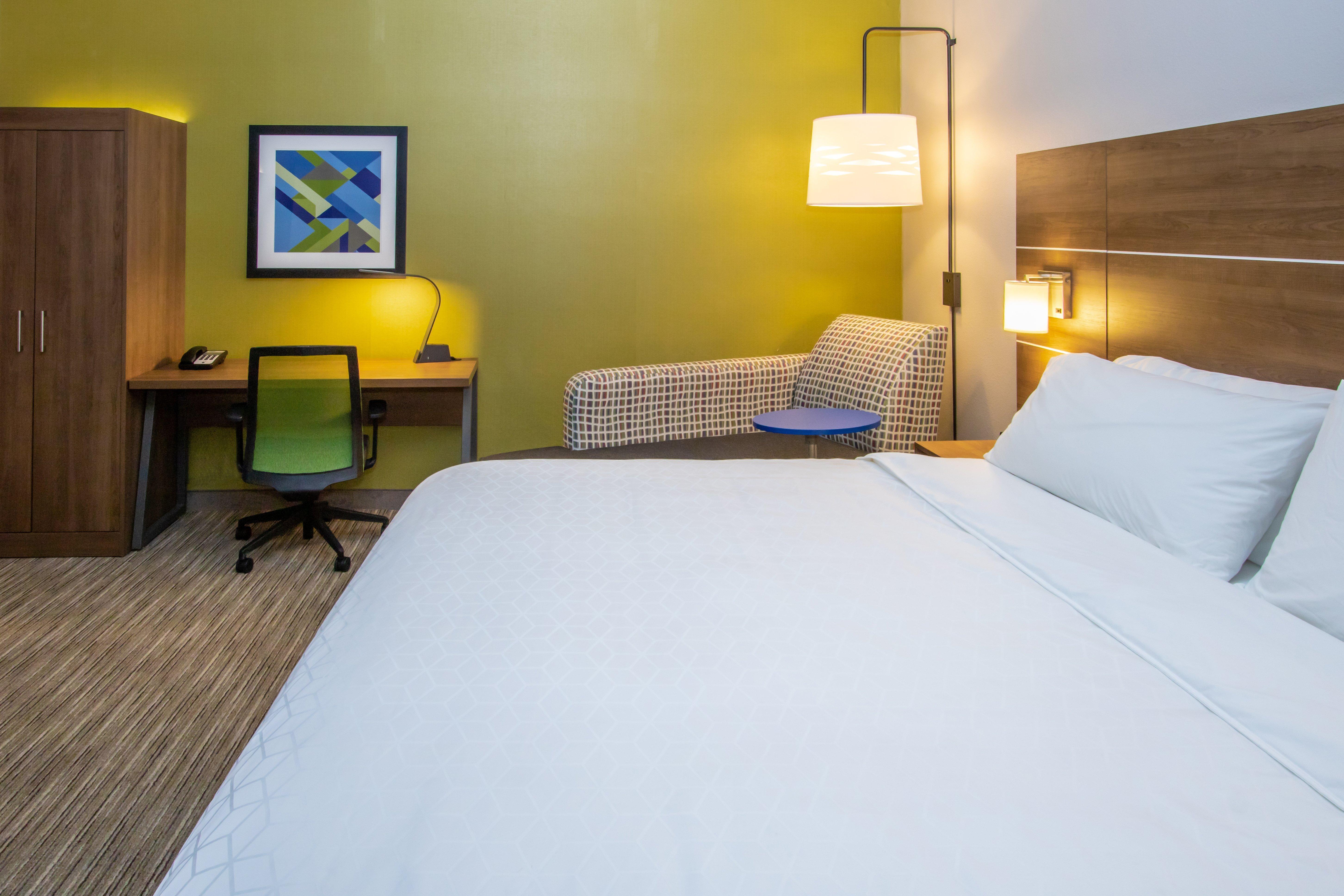 Holiday Inn Express Hotel & Suites Roseville - Galleria Area By Ihg Exterior photo